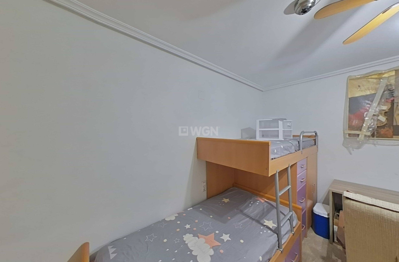 Resale - Apartment / flat - Torrevieja - Estacion De Autobuses