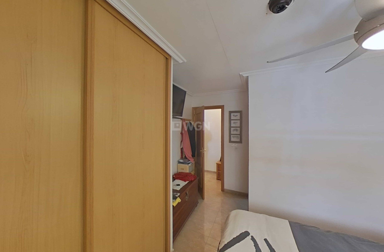 Resale - Apartment / flat - Torrevieja - Estacion De Autobuses