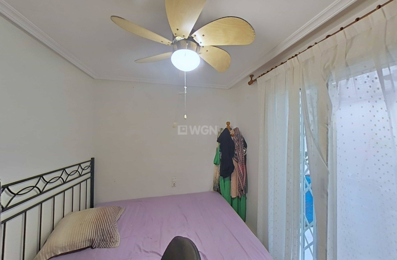 Resale - Apartment / flat - Torrevieja - Estacion De Autobuses