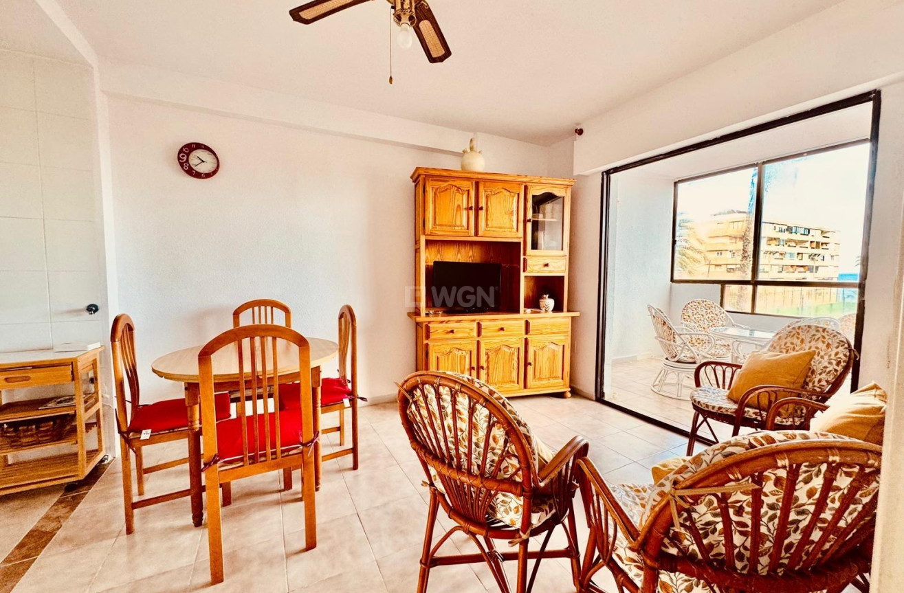 Odsprzedaż - Mieszkanie w bloku - Torrevieja - Cabo Cervera