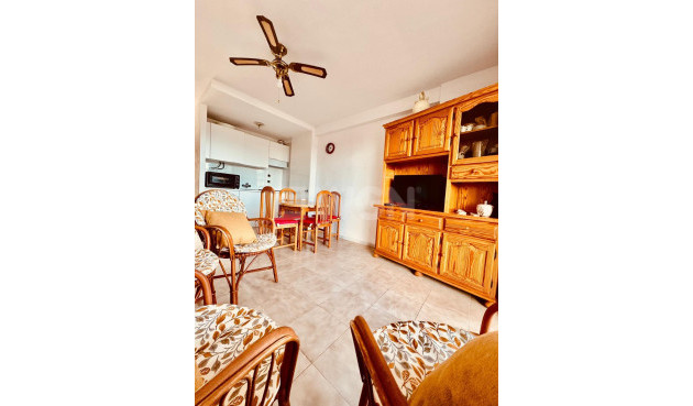 Odsprzedaż - Mieszkanie w bloku - Torrevieja - Cabo Cervera