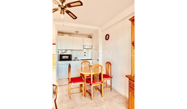 Odsprzedaż - Mieszkanie w bloku - Torrevieja - Cabo Cervera