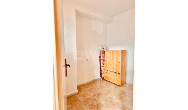 Odsprzedaż - Mieszkanie w bloku - Torrevieja - Cabo Cervera