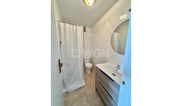 Odsprzedaż - Mieszkanie w bloku - Torrevieja - Cabo Cervera