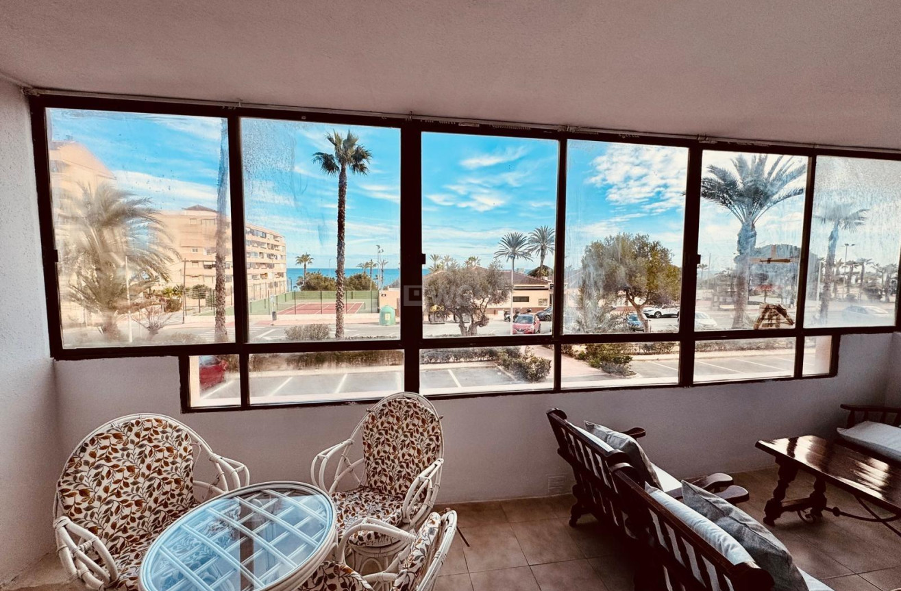 Odsprzedaż - Mieszkanie w bloku - Torrevieja - Cabo Cervera