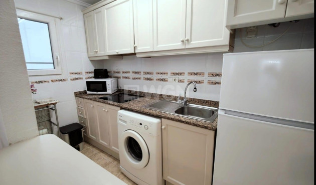 Resale - Apartment / flat - Torrevieja - Estacion De Autobuses