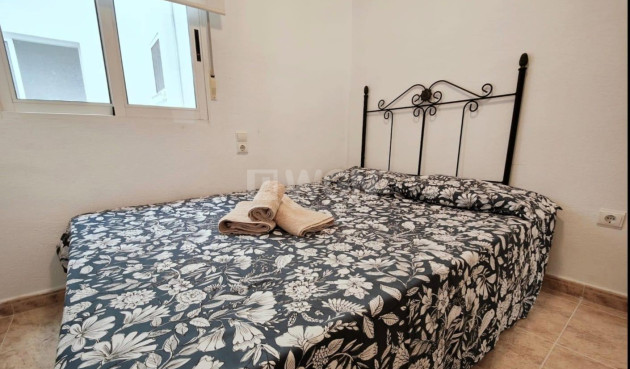 Resale - Apartment / flat - Torrevieja - Estacion De Autobuses