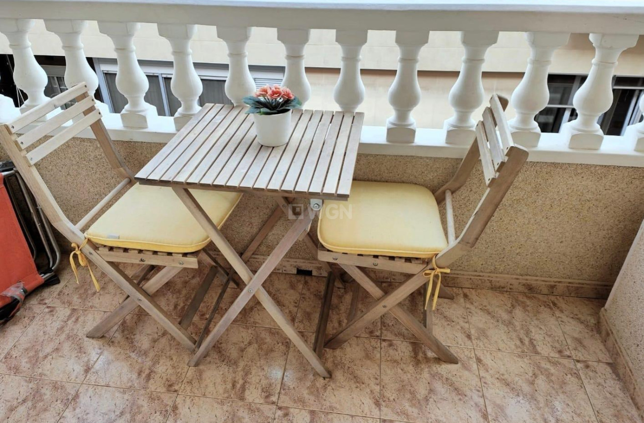 Resale - Apartment / flat - Torrevieja - Estacion De Autobuses