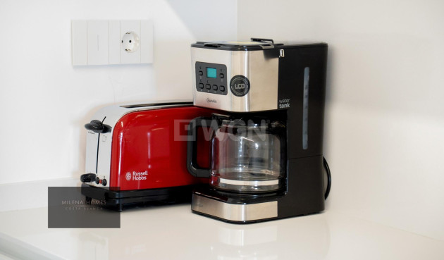 Odsprzedaż - Mieszkanie w bloku - Torrevieja - Punta Prima