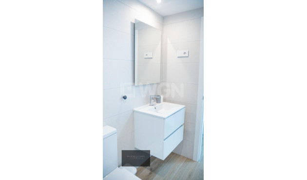 Odsprzedaż - Mieszkanie w bloku - Torrevieja - Punta Prima