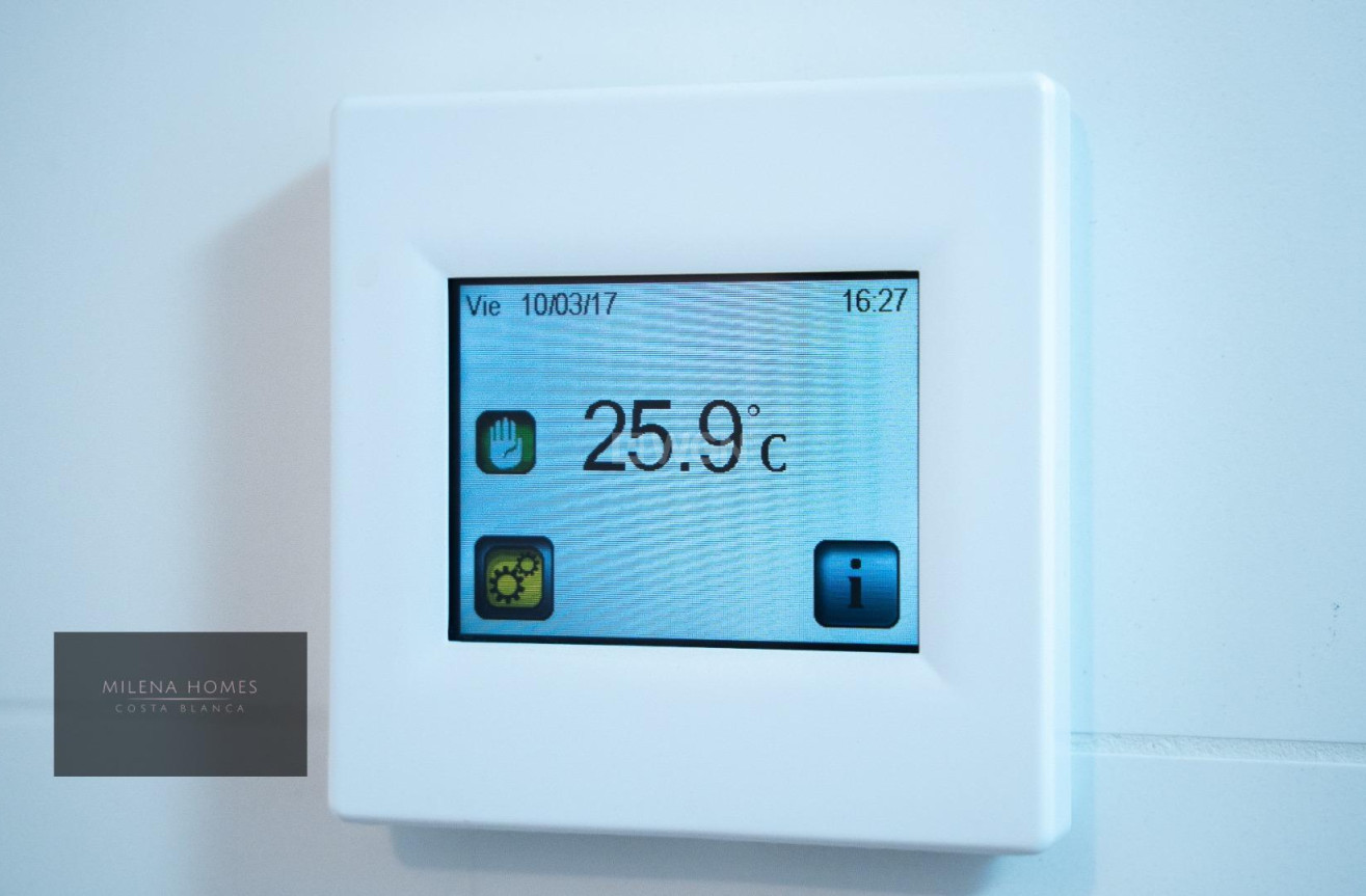 Odsprzedaż - Mieszkanie w bloku - Torrevieja - Punta Prima