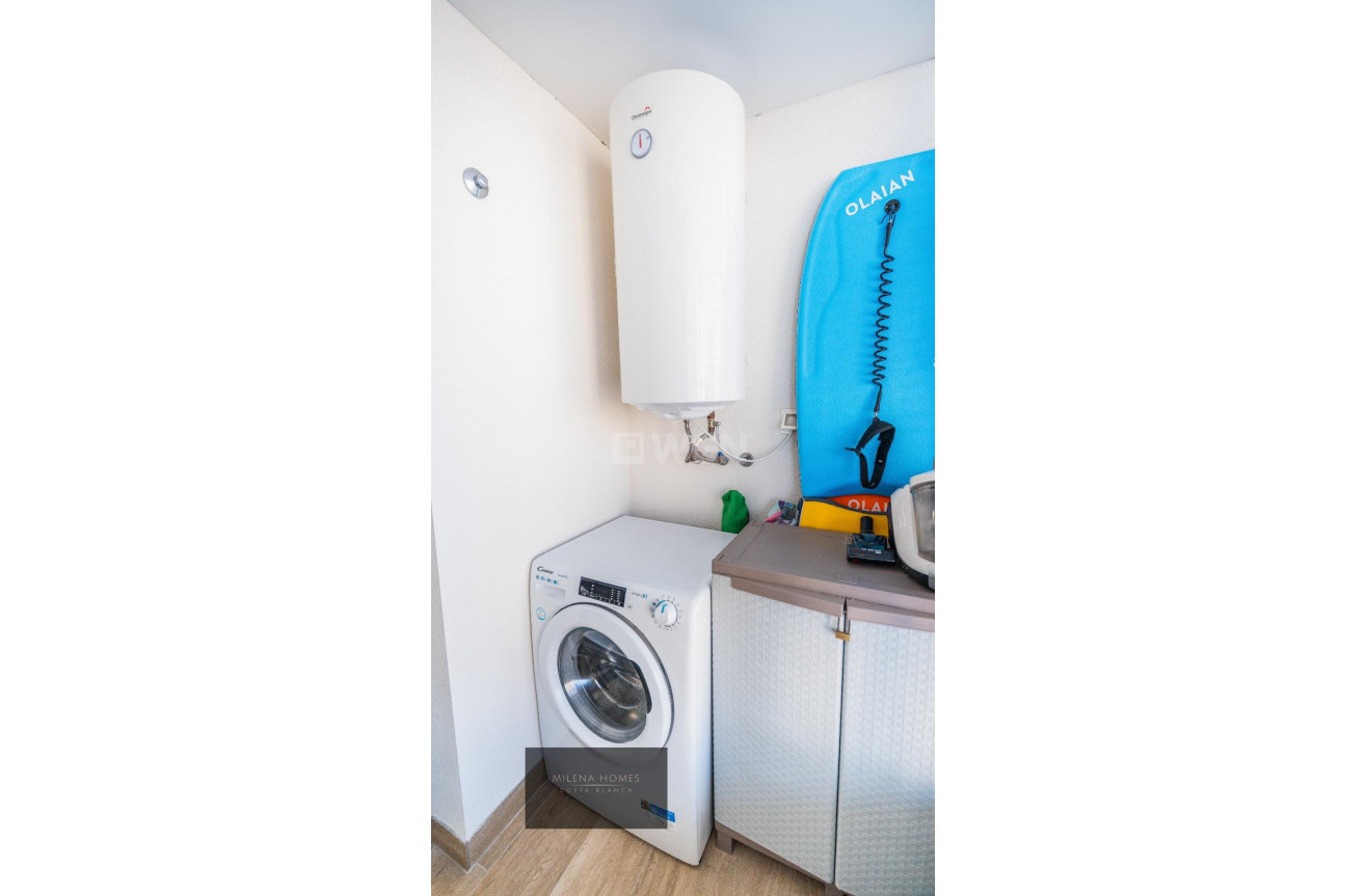 Odsprzedaż - Mieszkanie w bloku - Torrevieja - Punta Prima