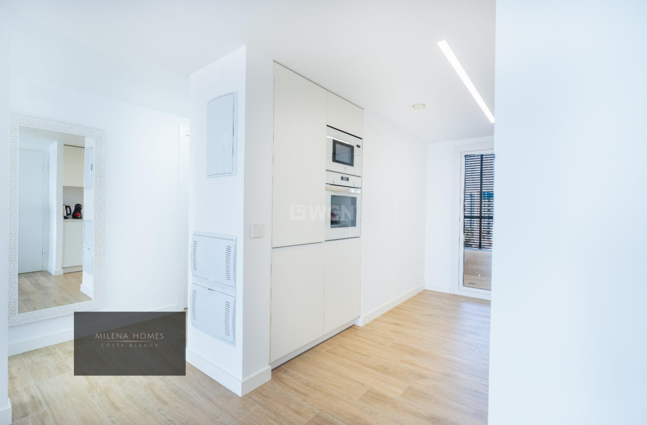 Odsprzedaż - Mieszkanie w bloku - Torrevieja - Punta Prima