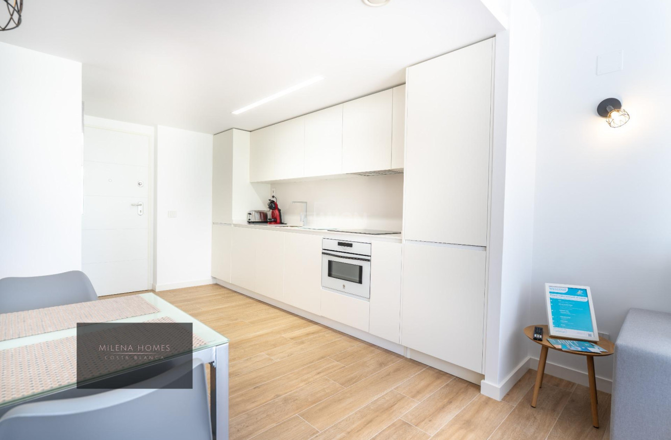 Resale - Apartment / flat - Torrevieja - Punta Prima