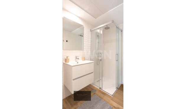 Resale - Apartment / flat - Torrevieja - Punta Prima