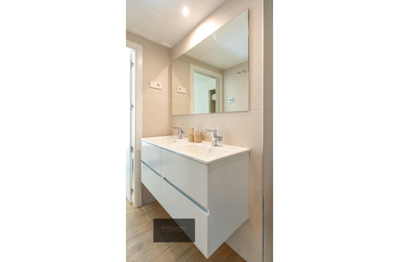 Resale - Apartment / flat - Torrevieja - Punta Prima