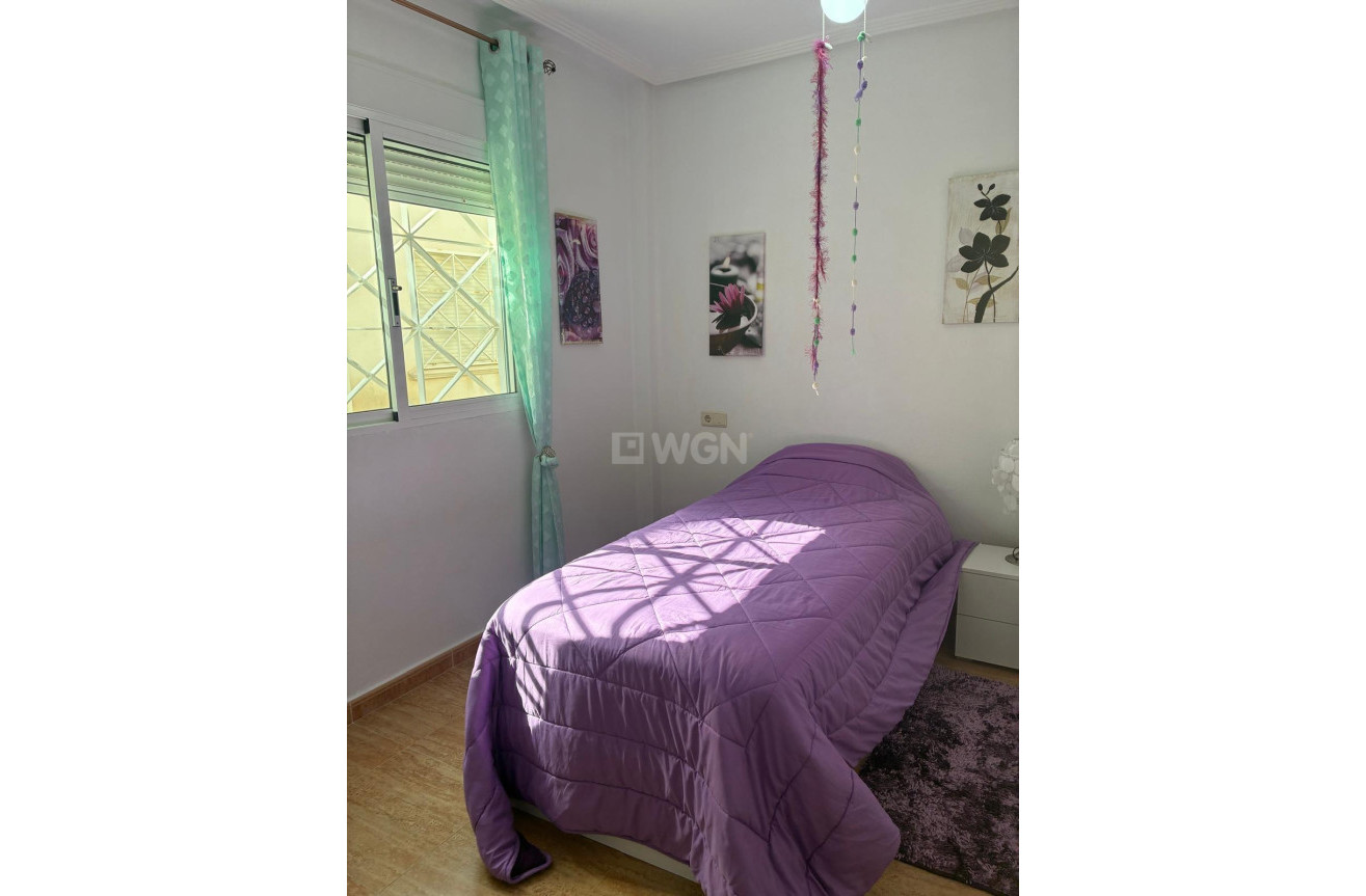 Odsprzedaż - Bungalow - Orihuela Costa - Los Almendros-la Florida