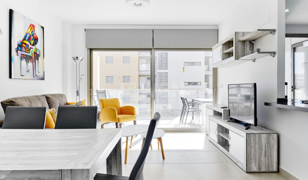 Odsprzedaż - Mieszkanie w bloku - Orihuela Costa - Costa Blanca