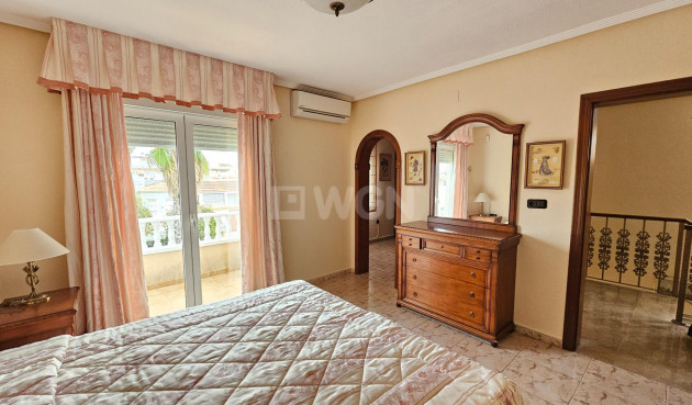 Odsprzedaż - Villa - Torrevieja - El Chaparral