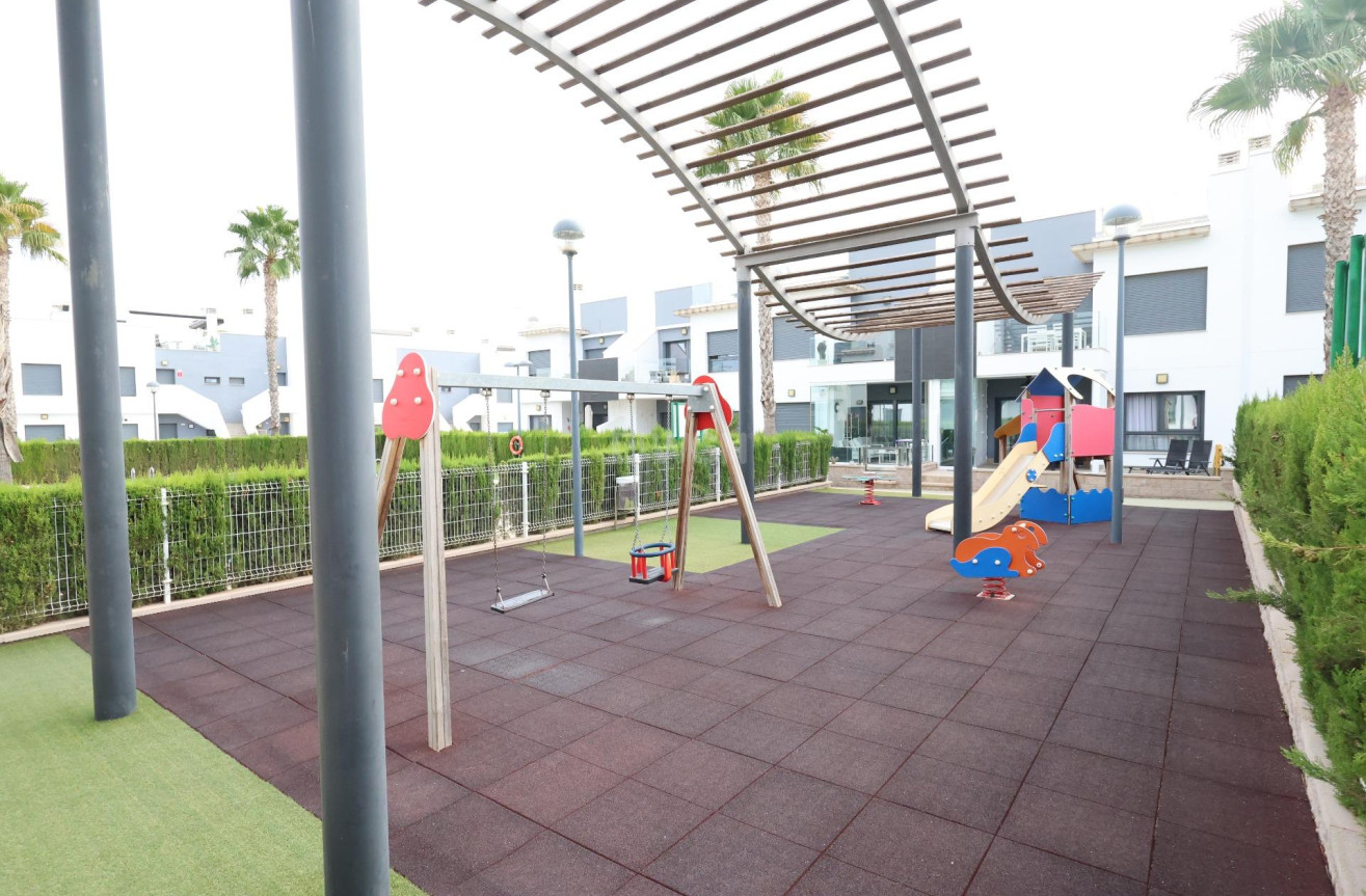 Odsprzedaż - Bungalow - Pilar de la Horadada - Costa Blanca