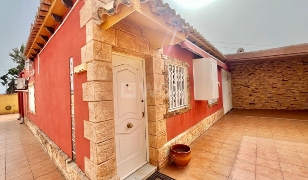 Odsprzedaż - Villa - Torrevieja - Los Balcones - Los Altos del Edén