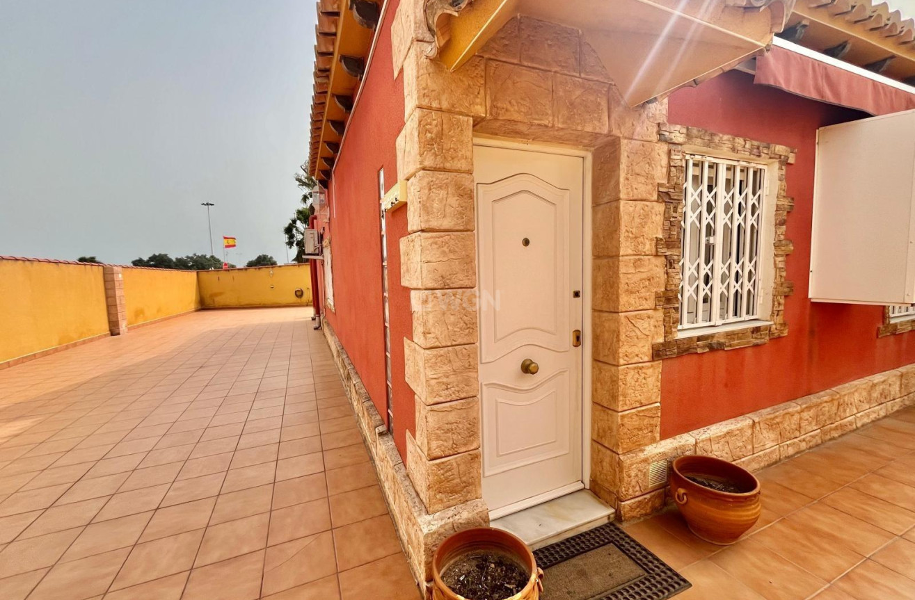 Odsprzedaż - Villa - Torrevieja - Los Balcones - Los Altos del Edén