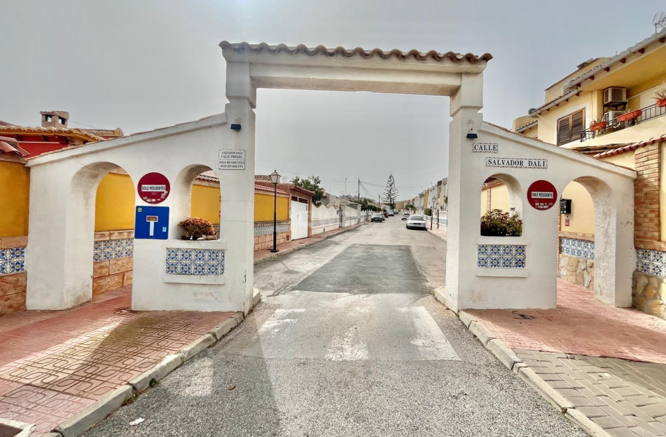 Odsprzedaż - Villa - Torrevieja - Los Balcones - Los Altos del Edén