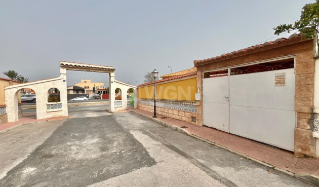 Odsprzedaż - Villa - Torrevieja - Los Balcones - Los Altos del Edén