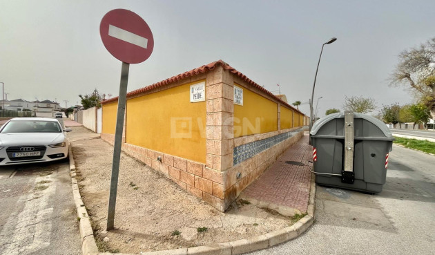 Odsprzedaż - Villa - Torrevieja - Los Balcones - Los Altos del Edén