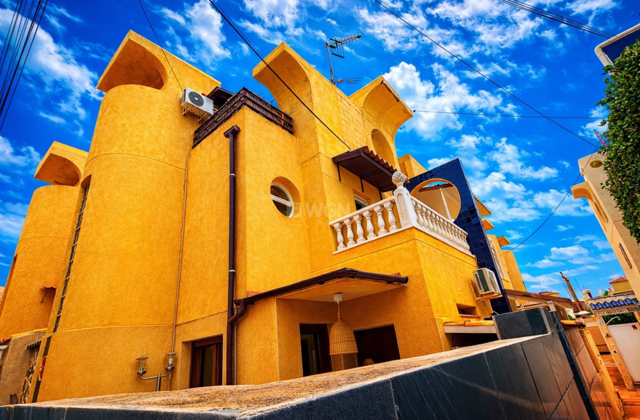 Odsprzedaż - Kamienica - Torrevieja - Costa Blanca
