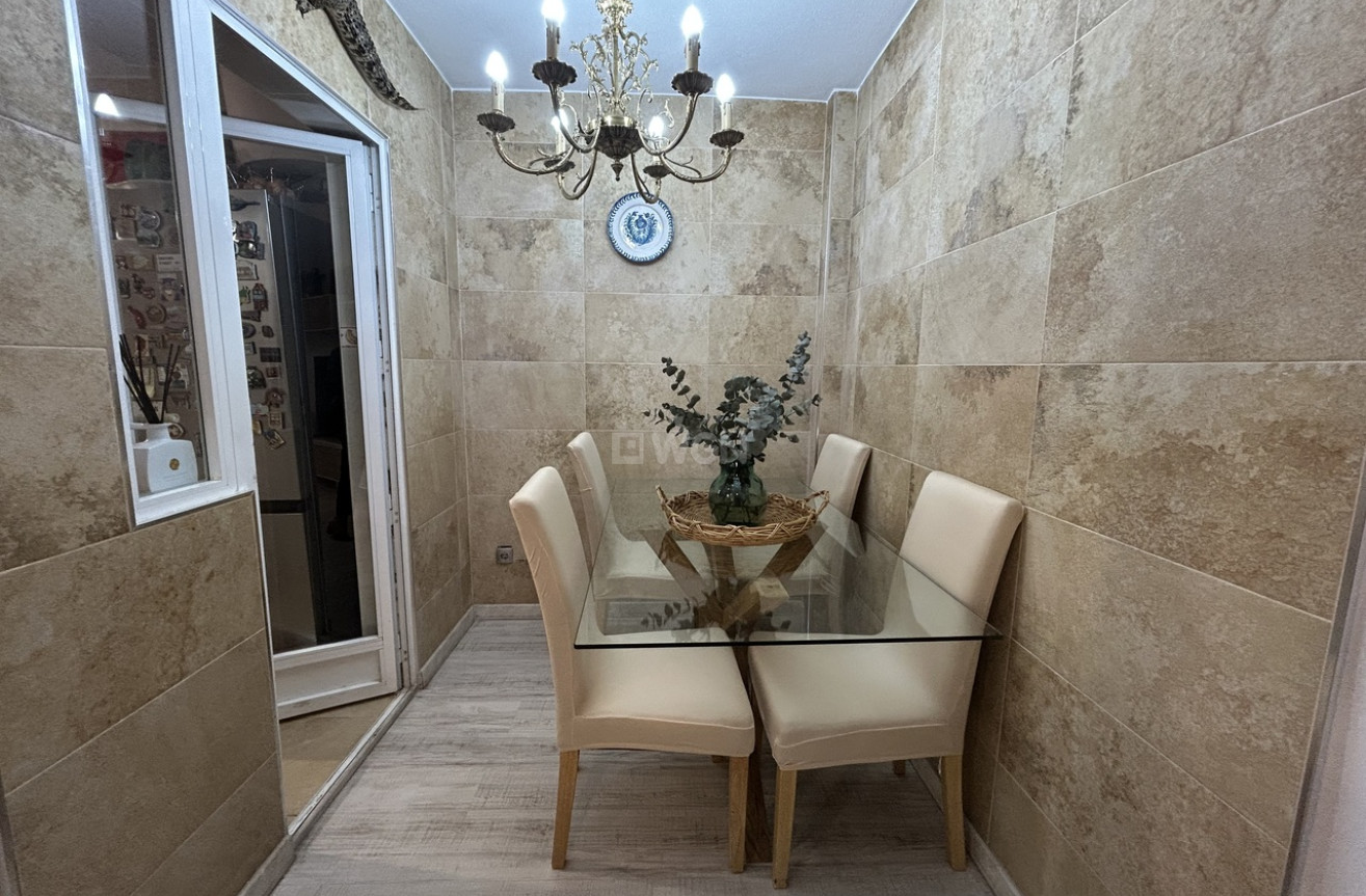 Odsprzedaż - Kamienica - Torrevieja - Costa Blanca