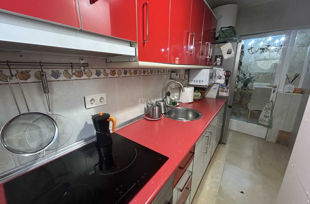 Odsprzedaż - Kamienica - Torrevieja - Costa Blanca