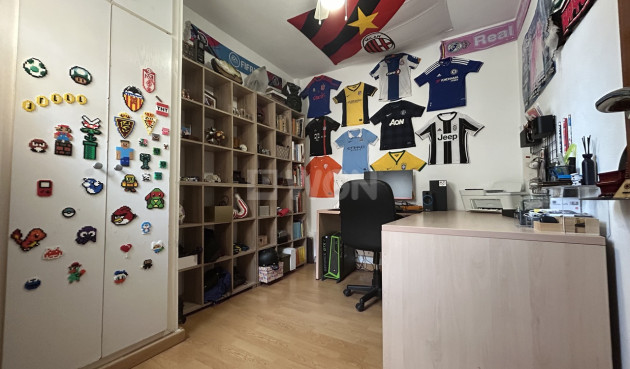 Odsprzedaż - Kamienica - Torrevieja - Costa Blanca