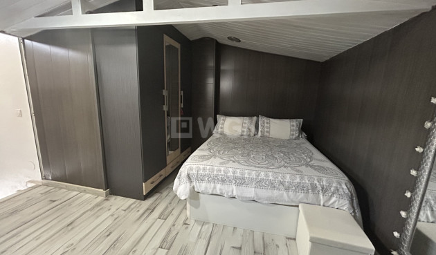 Odsprzedaż - Kamienica - Torrevieja - Costa Blanca