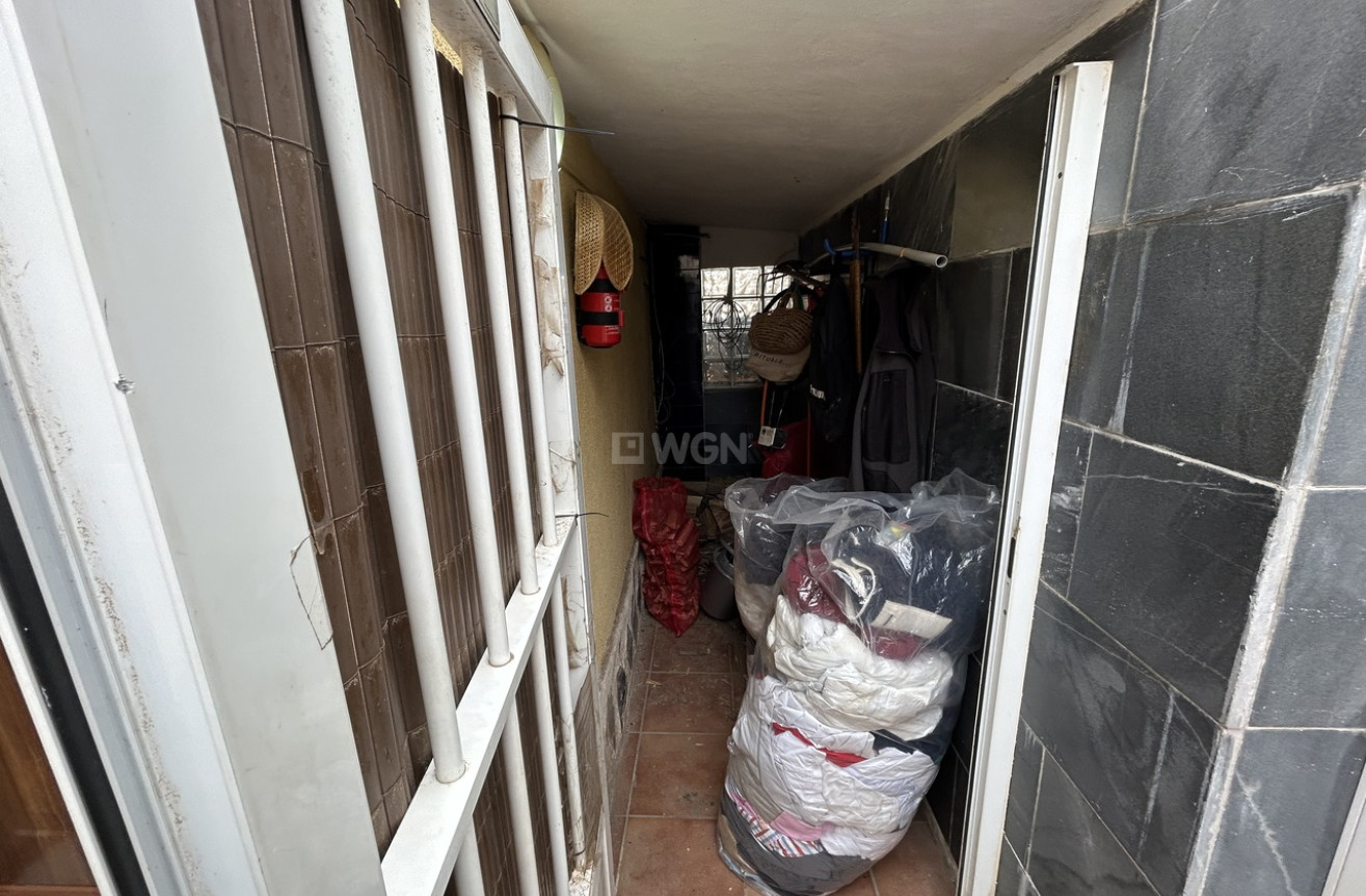 Odsprzedaż - Kamienica - Torrevieja - Costa Blanca