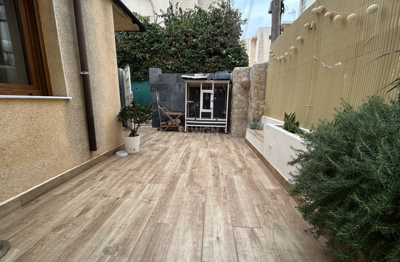 Odsprzedaż - Kamienica - Torrevieja - Costa Blanca