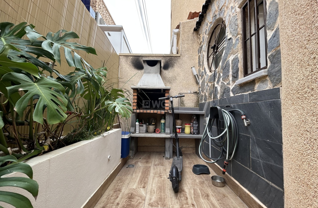 Odsprzedaż - Kamienica - Torrevieja - Costa Blanca