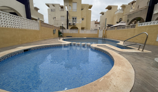 Odsprzedaż - Kamienica - Torrevieja - Costa Blanca