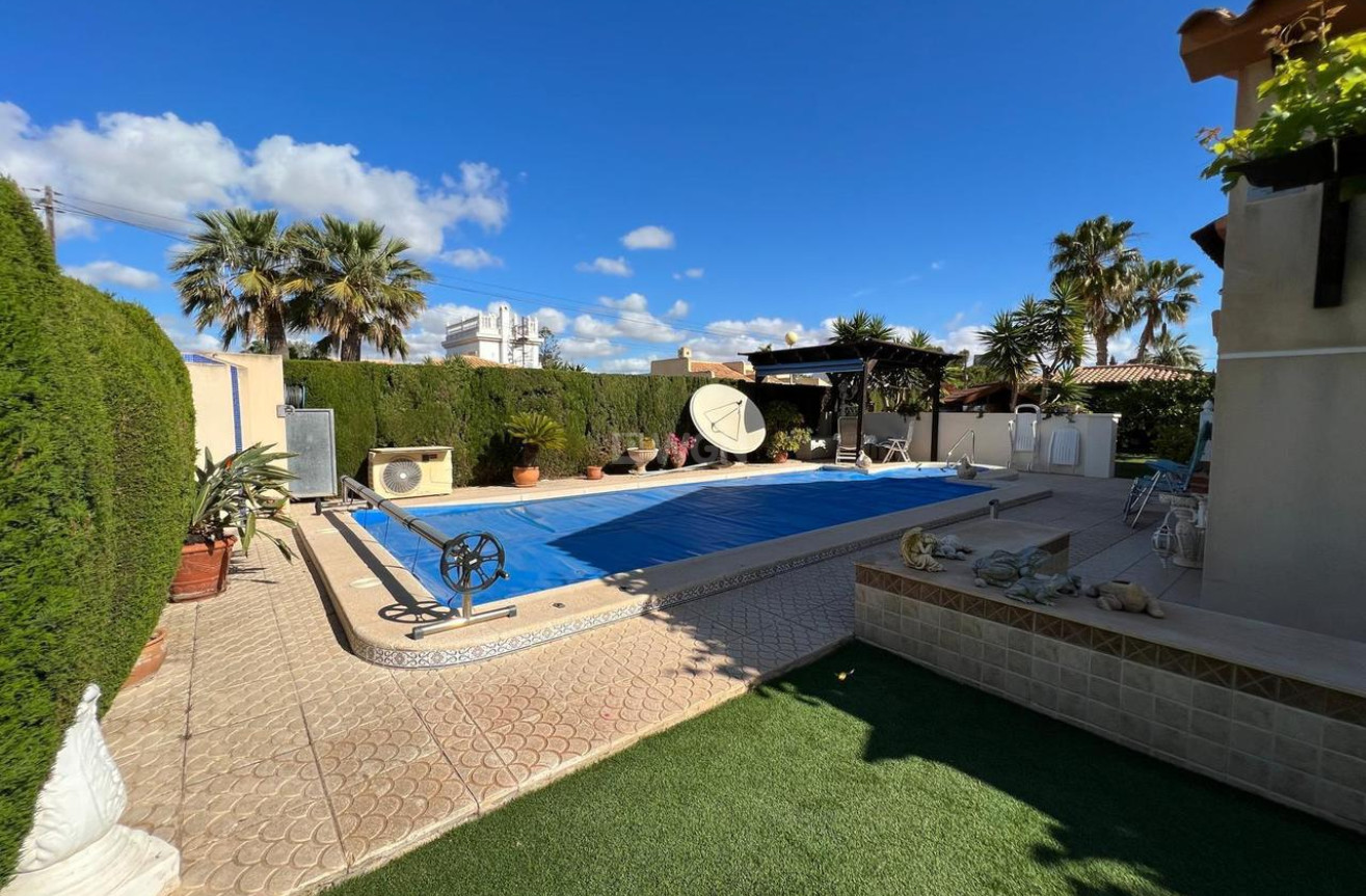 Odsprzedaż - Villa - Cabo Roig - Costa Blanca