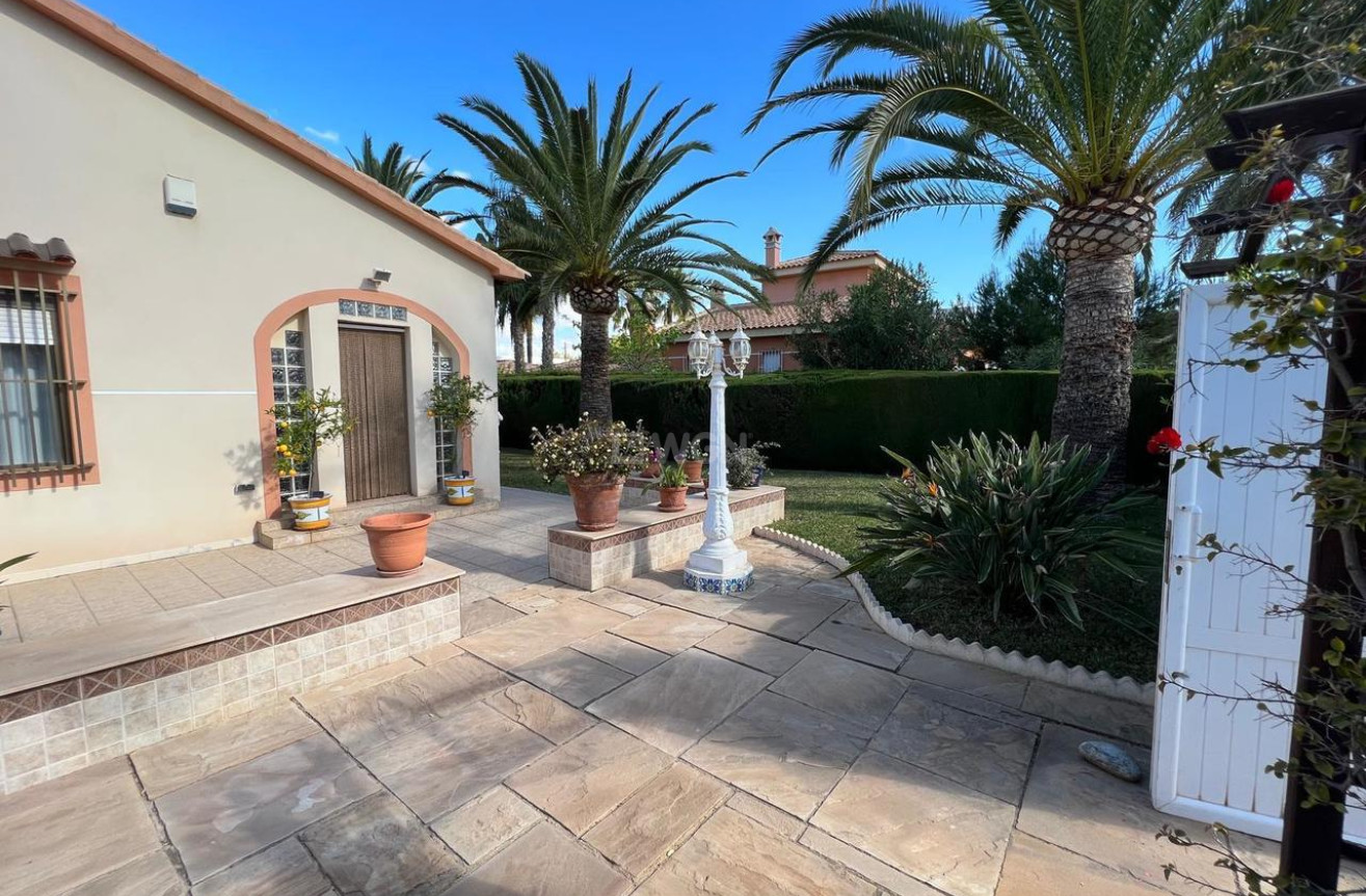 Odsprzedaż - Villa - Cabo Roig - Costa Blanca