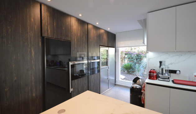 Odsprzedaż - Villa - Algorfa - Club De Golf La Finca