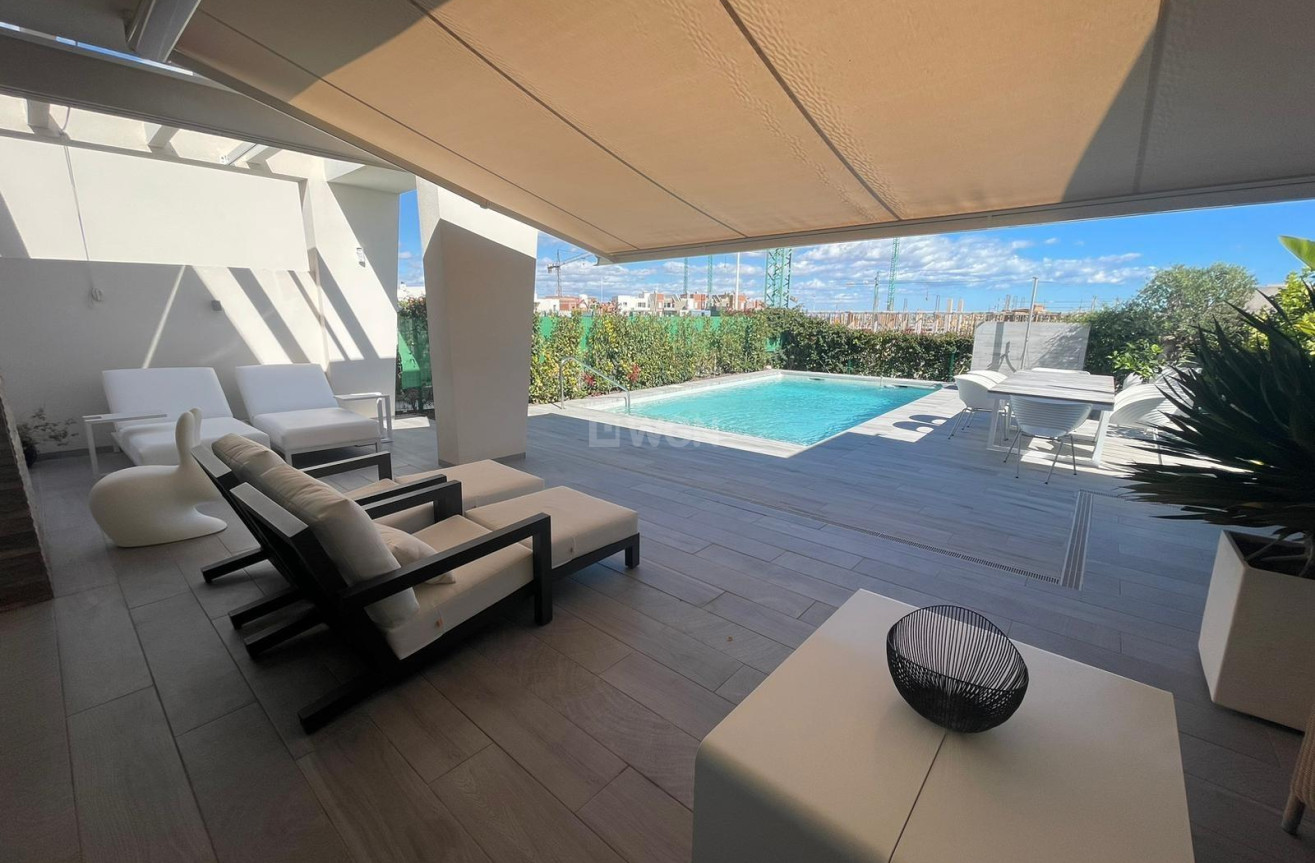 Odsprzedaż - Villa - Algorfa - Club De Golf La Finca