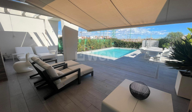 Odsprzedaż - Villa - Algorfa - Club De Golf La Finca