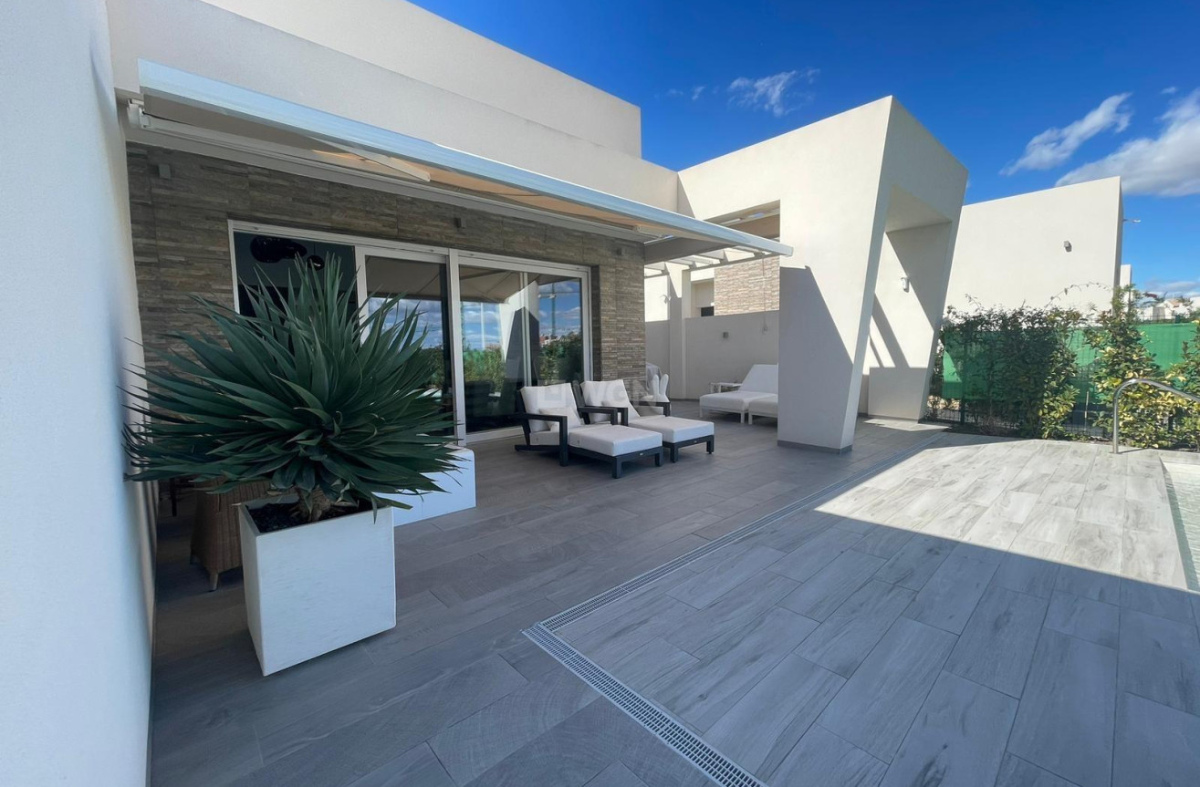 Odsprzedaż - Villa - Algorfa - Club De Golf La Finca