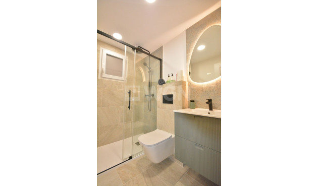 Resale - Apartment / flat - Torrevieja - Costa Blanca