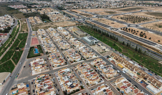 Odsprzedaż - Bungalow - Torrevieja - El Limonar