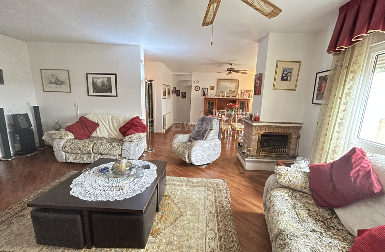 Resale - Villa - Las Ramblas Golf - Inland