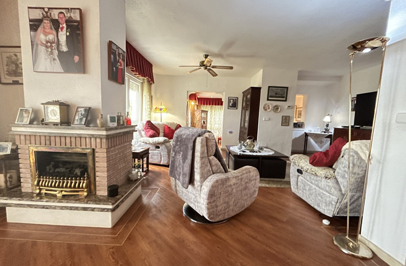 Resale - Villa - Las Ramblas Golf - Inland