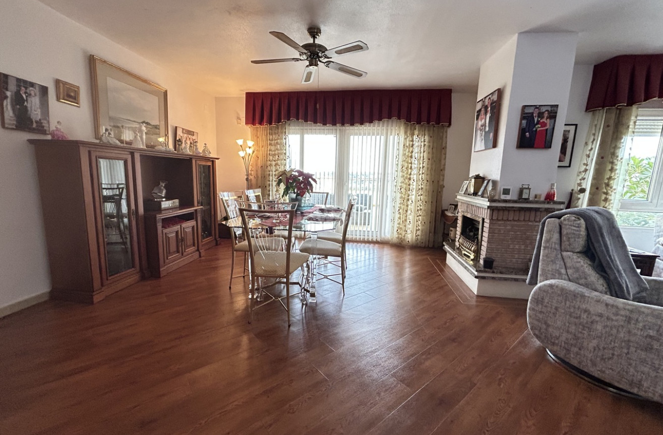 Resale - Villa - Las Ramblas Golf - Inland