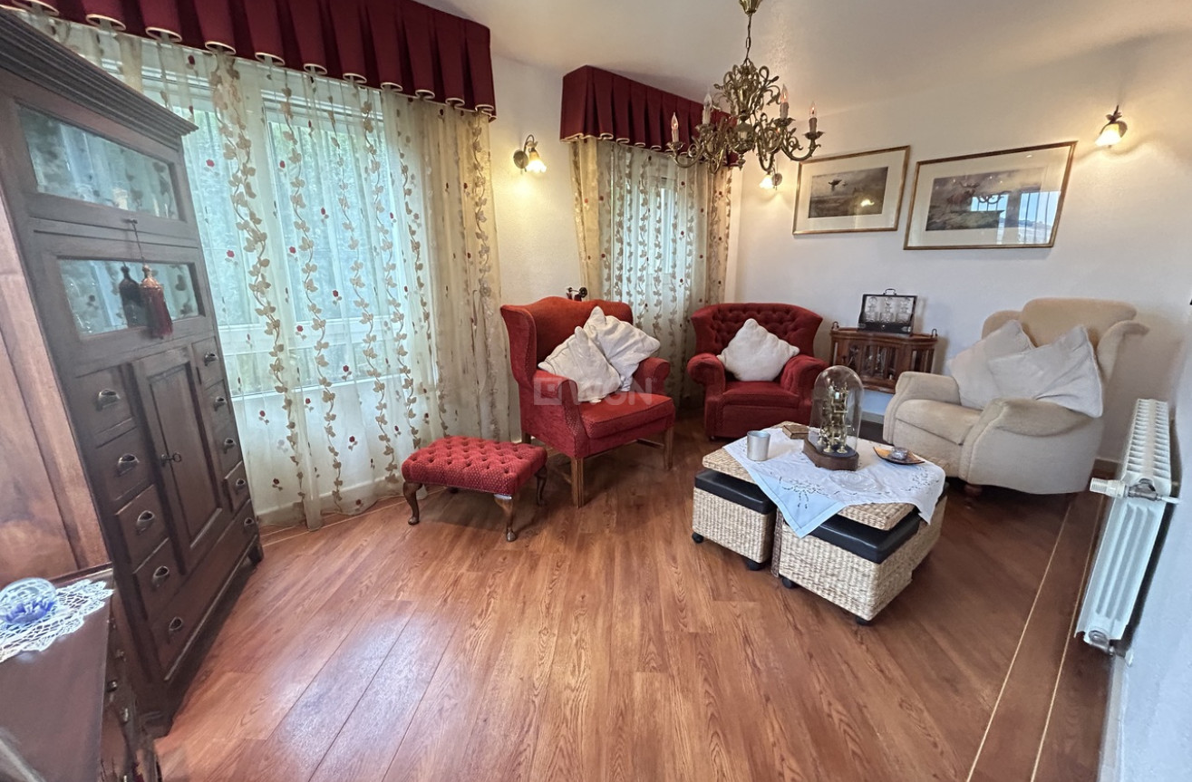 Resale - Villa - Las Ramblas Golf - Inland